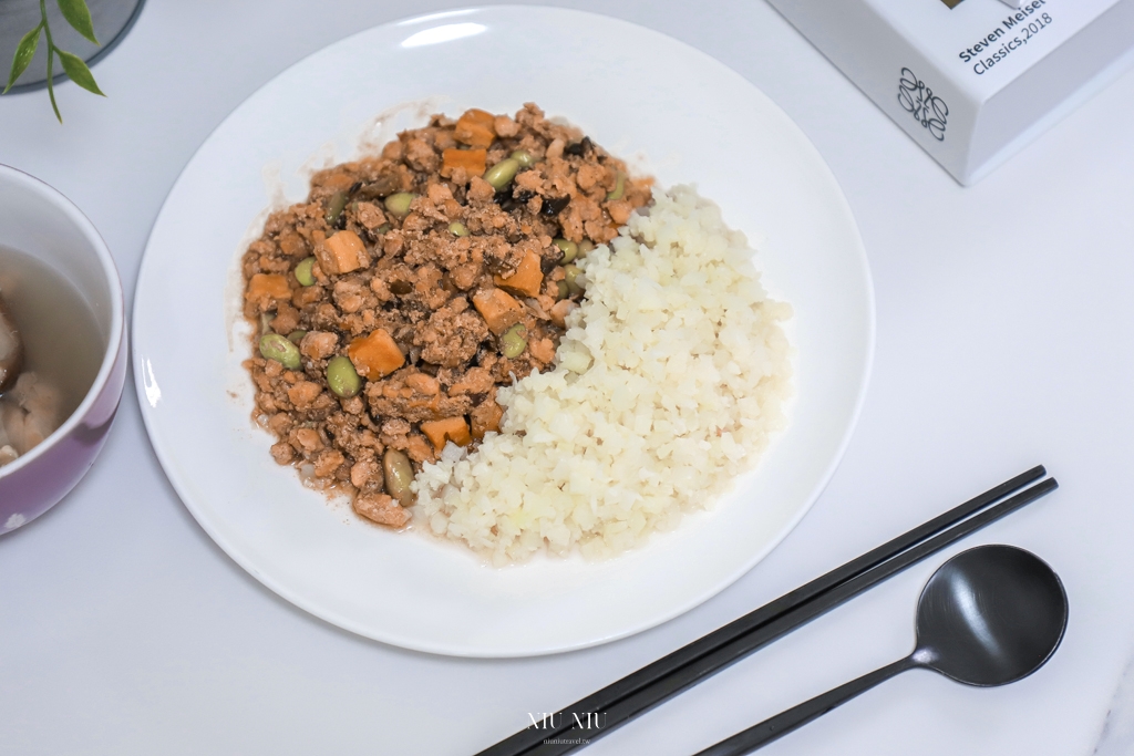 宅配美食｜小宅食袋：減醣家常菜，一餐一份上班帶便當免煩惱，5分鐘微波即可上菜囉