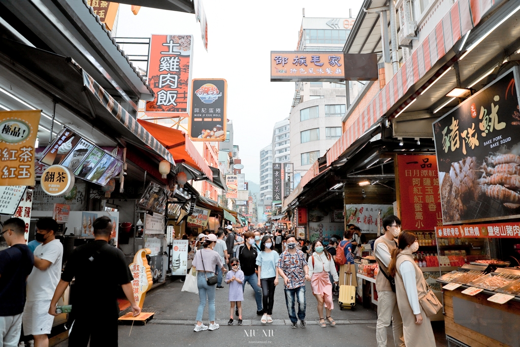 日月潭伴手禮｜哖記紅茶蛋捲，伊達邵老街多種口味包餡拇指蛋捲、花系列花蝴蝶蛋捲，還有紅茶霜淇淋千萬別錯過