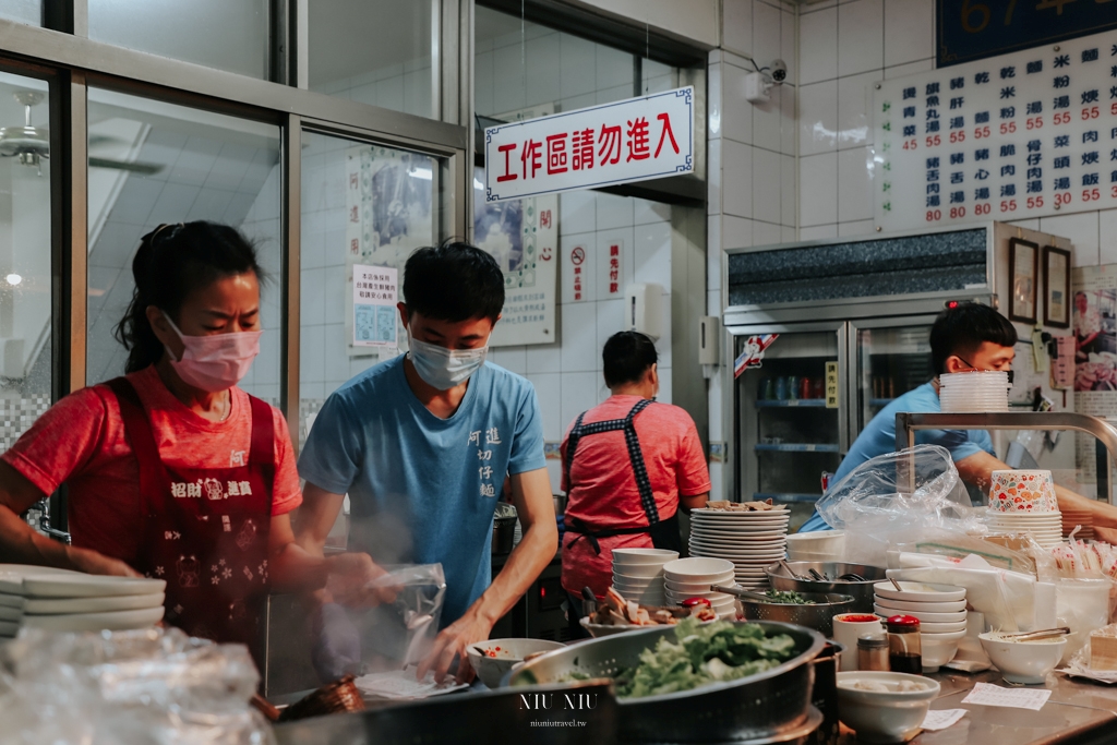 秒飛鹽埕堀江日式商店｜老高雄懷舊時光走讀一日遊，挖寶高cp日系古著