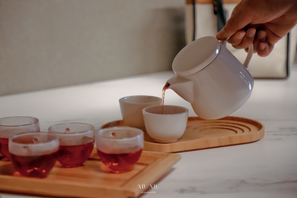 墾丁大街/大灣區住宿推薦｜墾丁耳東華苑渡假會館微包棟渡假趣，戲水池、卡拉OK、日光滑草坡、酒吧玩瘋了，有View的奢華質感旅宿名單