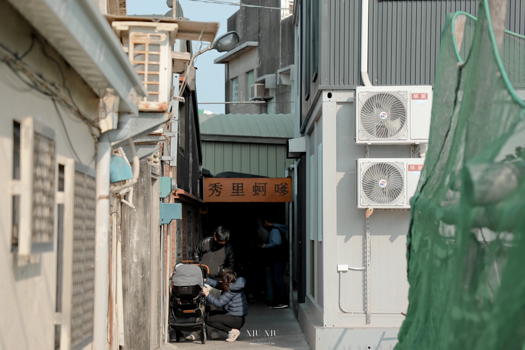 台南美食推薦｜秀里蚵嗲，巷弄人氣排隊美食，川燙小卷、魚卵沙拉、蒜香蛤蜊、小卷酥，菜單價位