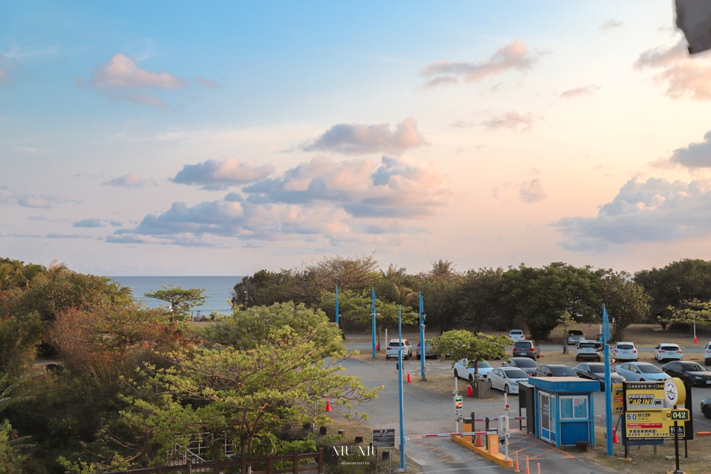 承億文旅-墾丁雅客小半島｜墾丁大街住宿推薦，房間直通森林系泳池畔，早餐有嫩煎沙郎牛排、火鍋、海鮮粥、吻仔魚鮭魚卵青蔥蓋飯超推薦