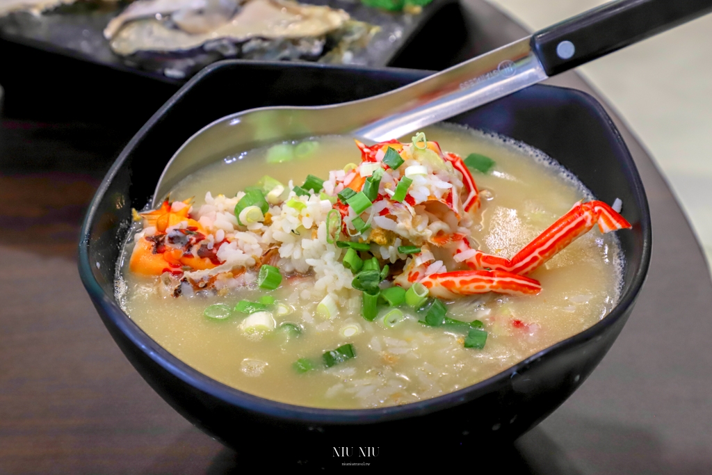 船帆石美食推薦｜海咖現撈海產，有價目表的海鮮熱炒，大推必點日本生蠔、綜合生魚片、招牌乾煎倒吊魚，來支持永續海洋生態的暖心老闆