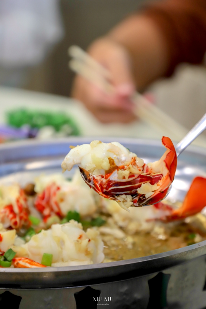 船帆石美食推薦｜海咖現撈海產，有價目表的海鮮熱炒，大推必點日本生蠔、綜合生魚片、招牌乾煎倒吊魚，來支持永續海洋生態的暖心老闆