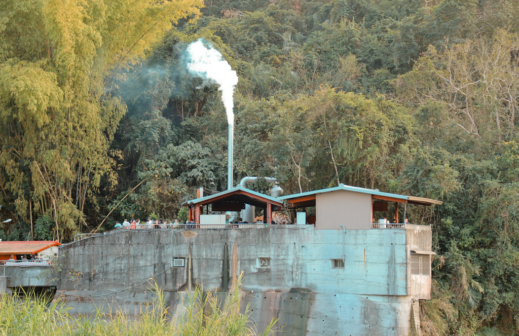 南投景點｜中寮石龍宮泡麵土地公，求財運必來，還可以免費吃泡麵，有吃有保佑 @妞妞幸福花園