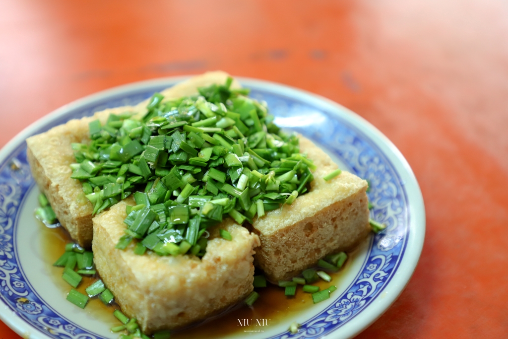 花蓮鳳林美食｜游翁韭菜臭豆腐，現炸韭菜的獨特美味，菜單上每一種都必點