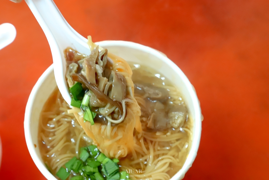 花蓮鳳林美食｜游翁韭菜臭豆腐，現炸韭菜的獨特美味，菜單上每一種都必點