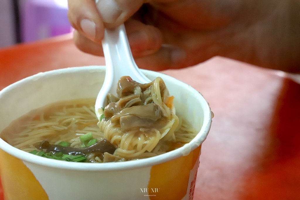 花蓮鳳林美食｜游翁韭菜臭豆腐，現炸韭菜的獨特美味，菜單上每一種都必點