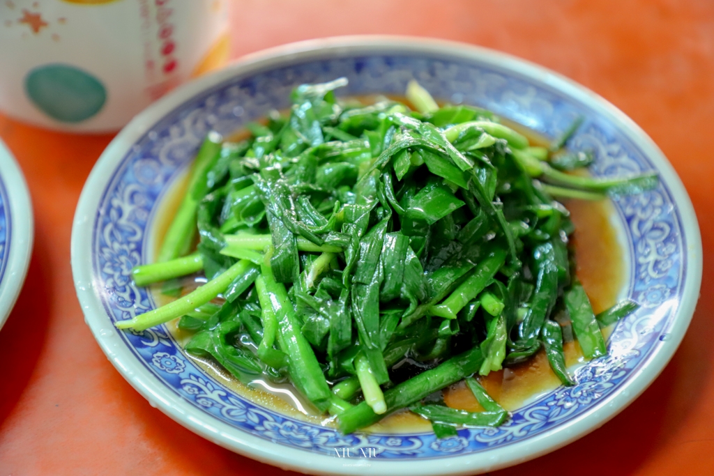 花蓮鳳林美食｜游翁韭菜臭豆腐，現炸韭菜的獨特美味，菜單上每一種都必點