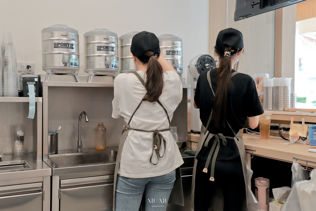 高雄三民區手搖飲料店｜三分甜，台東紅烏龍系列必喝，水果特調好開胃，鮮奶均使用獸醫把關鮮乳坊