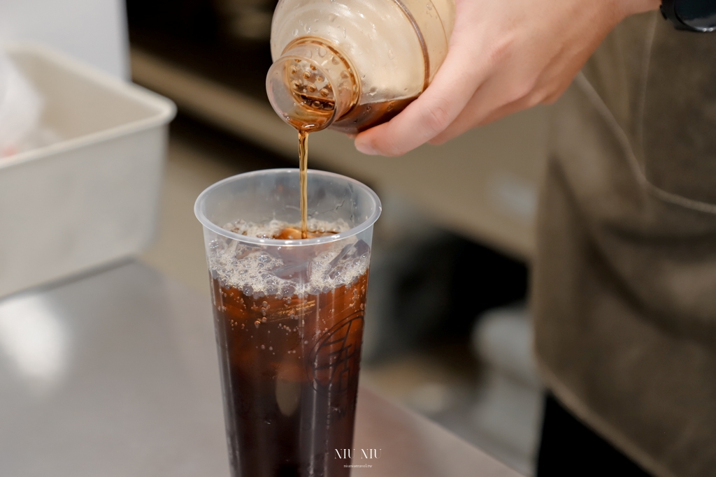 高雄三民區手搖飲料店｜三分甜，台東紅烏龍系列必喝，水果特調好開胃，鮮奶均使用獸醫把關鮮乳坊