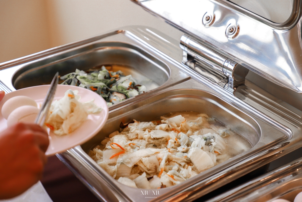 鐵道旅驛｜台東市平價親子住宿推薦，眺望絕佳的鯉魚山視野，騎車閒晃一旁的山海鐵馬道