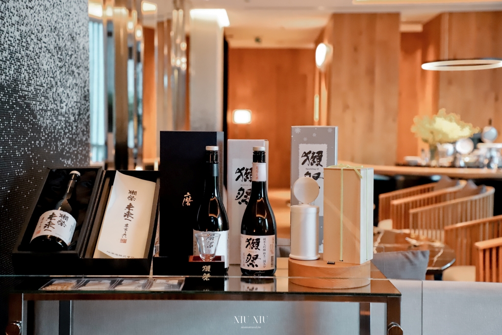 高雄亞洲新灣區飯店推薦｜晶英國際行館 Silks Club，以藝術及米其林Ukai-tei結合的頂級奢華國際飯店，超值專案還能伴著來自日本獺祭花冷え酒香氣入睡