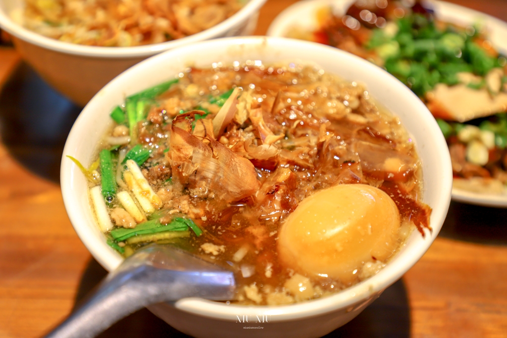 台東美食推薦｜榕樹下米苔目，滷味竟然比米苔目還好吃，搬家後依然人氣不減