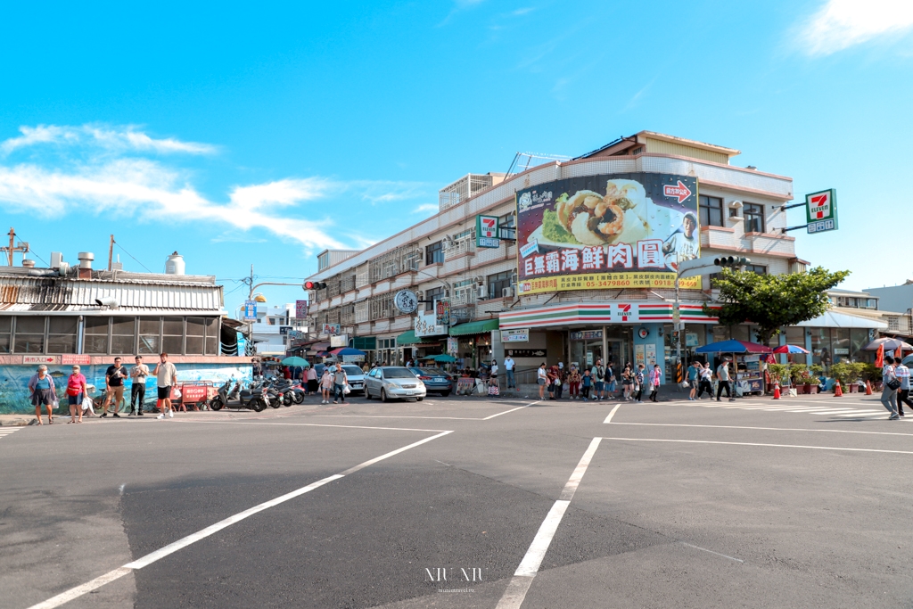 布袋觀光魚市美食推薦｜布袋海鮮(林)A1店，在地30年老店平價海鮮餐廳，必點蝦卵炒飯、蟹黃海鮮、花蟹，還要爽吃肥美布袋鮮蚵