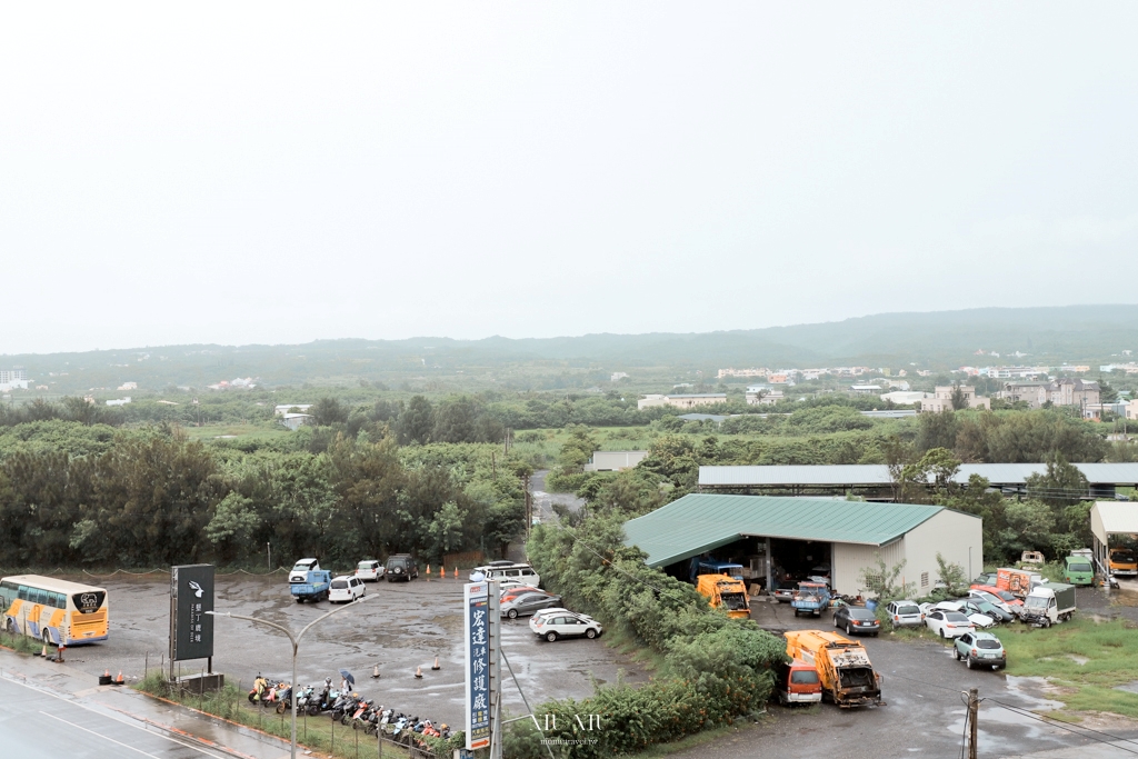 墾丁慕欣旅店｜親子包棟電梯民宿，300瓦頂級音響KTV/電動麻將桌/Switch遊戲機等多項親子設施，20人平價包棟住宿推薦