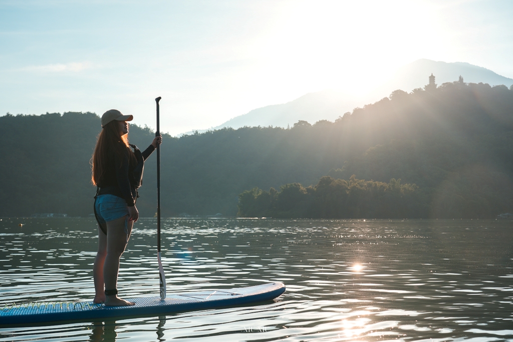 What SUP Instructor划涉立槳｜日月潭SUP體驗教學，超夢幻美到破表的日出團，贈專業單眼、空拍影像紀錄