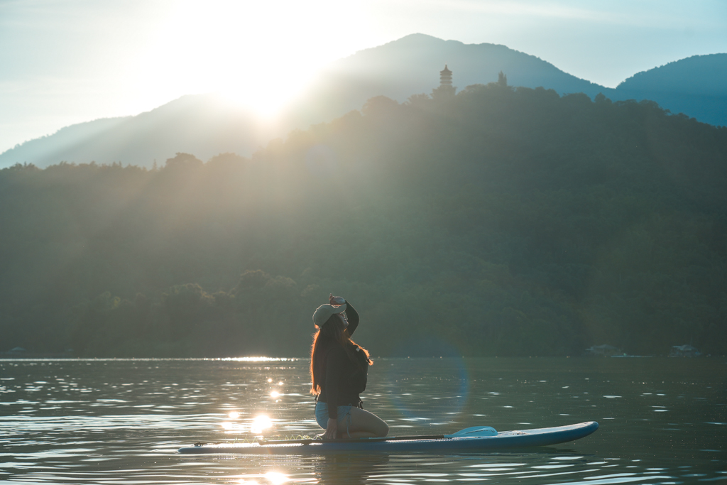 What SUP Instructor划涉立槳｜日月潭SUP體驗教學，超夢幻美到破表的日出團，贈專業單眼、空拍影像紀錄 @妞妞幸福花園