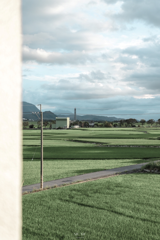 台東池上住宿推薦｜池上穗日民宿，山巒雲瀑配綠意稻浪景色第一排，走進池上的漫慢日常