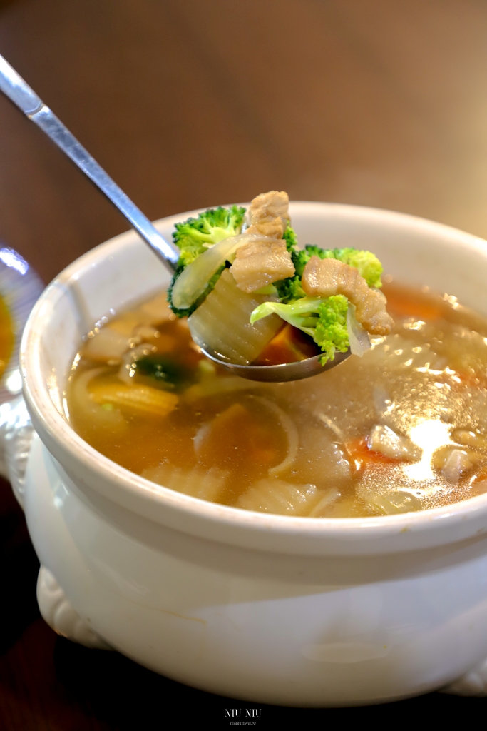 屏東萬巒美食｜老霸子客家餐館，隱藏版巷弄美食推薦，從產地到餐桌的可可風味餐，好吃到令人懷念