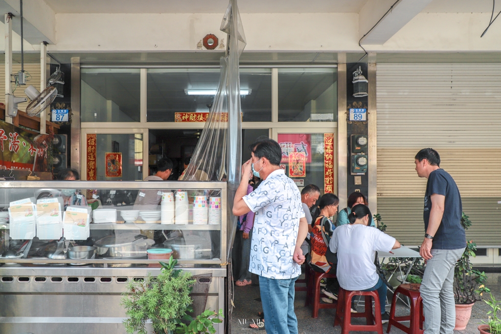 花蓮新城美食｜銘軒小吃店，花蓮人在地的早餐，激省銅板美食推薦，招牌炒米粉必點