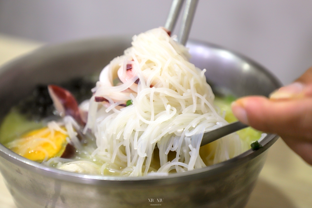 花蓮市美食｜職饗雞湯小卷米粉，花蓮火車站美食推薦，這家不用排隊就吃得到