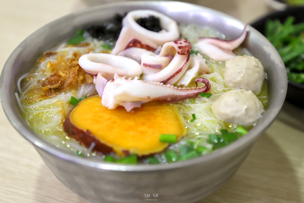 花蓮市美食｜職饗雞湯小卷米粉，花蓮火車站美食推薦，這家不用排隊就吃得到