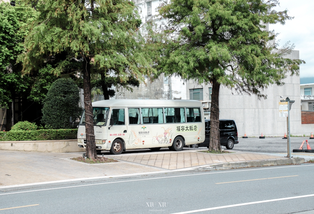 花蓮飯店推薦｜福容大飯店花蓮Fullon Hotel Hualien，海景雙人房就可以輕鬆看日出，全台獨家可樂果主題房開箱，入住就送可樂果、還能免費體驗穿旗袍