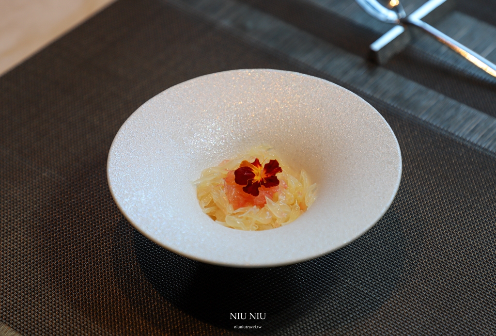 AW Restaurant秋・現代法餐 ｜S.S.A.W春生夏秋藏冬四季旗下法餐，高雄約會餐廳推薦，全新菜單「綻放」登場已開放中午餐期訂位