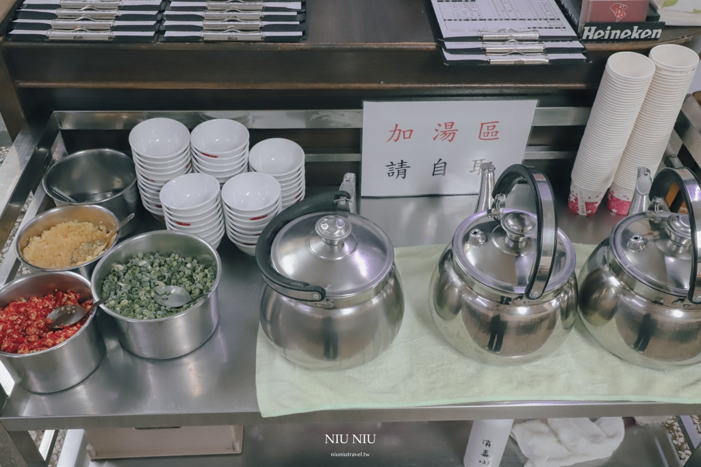 台南美食推薦｜小豪洲沙茶爐：在地老字號美食，評價超高的廣東汕頭沙茶爐，最新菜單參考