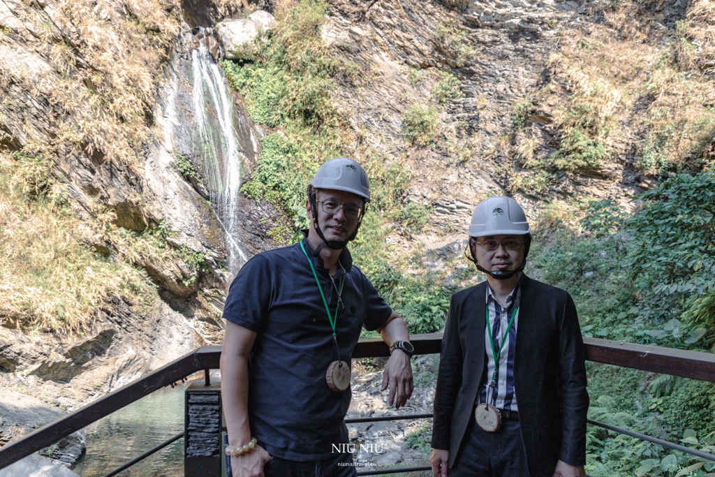 屏東霧台一日遊｜神山部落廚藝學校永續遊程，魯凱族服體驗/大地共食風味餐/天然蜂蠟布手作體驗/傳統文化體驗/神山瀑布巡禮，深入部落旅遊新玩法