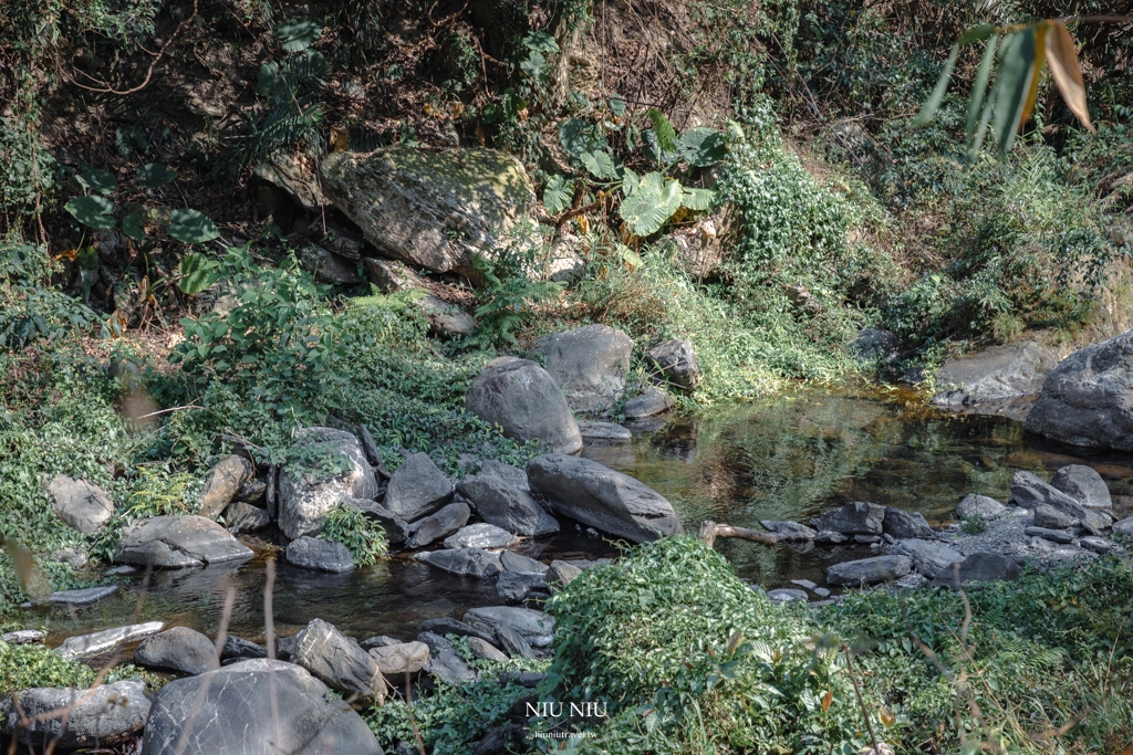 屏東霧台一日遊｜神山部落廚藝學校永續遊程，魯凱族服體驗/大地共食風味餐/天然蜂蠟布手作體驗/傳統文化體驗/神山瀑布巡禮，深入部落旅遊新玩法