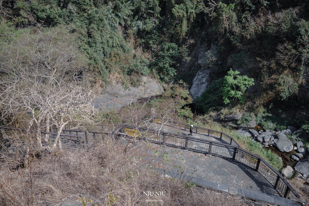 屏東霧台一日遊｜神山部落廚藝學校永續遊程，魯凱族服體驗/大地共食風味餐/天然蜂蠟布手作體驗/傳統文化體驗/神山瀑布巡禮，深入部落旅遊新玩法