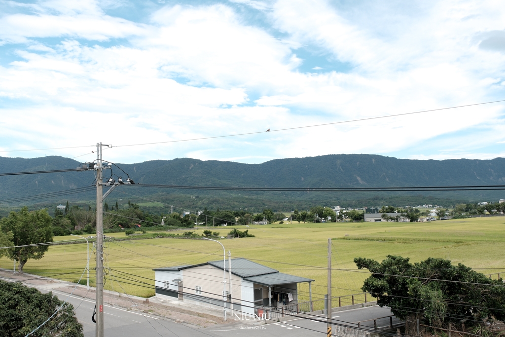 台東池上心繫山嵐｜氛圍感爆棚的侘寂風格旅宿空間，來池上最推薦的心靈放鬆住所，在房內吃早餐就能擁抱山嵐稻穗美景。台東民宿/池上民宿/台九線住宿推薦