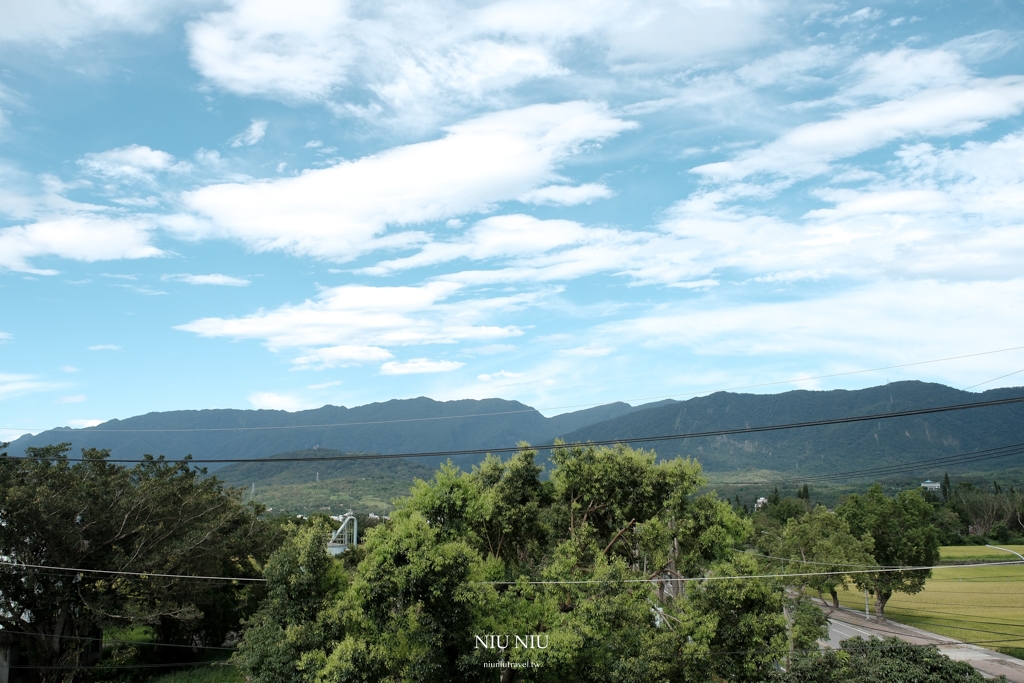 台東池上心繫山嵐｜氛圍感爆棚的侘寂風格旅宿空間，來池上最推薦的心靈放鬆住所，在房內吃早餐就能擁抱山嵐稻穗美景。台東民宿/池上民宿/台九線住宿推薦