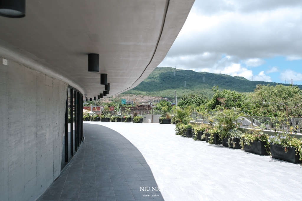 恆春景點｜恆春文化中心民謠館，台灣國境最南最美的藝文空間，墾丁親子景點推薦，免費參觀地下室免費停車！