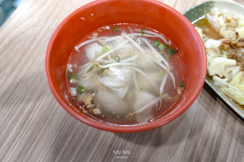 屏東車城美食｜珍芳麵館 -飯食 粥品 麵食 ，車城福安宮美食推薦，環境乾淨有冷氣的車城美食餐廳