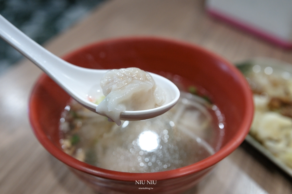 屏東車城美食｜珍芳麵館 -飯食 粥品 麵食 ，車城福安宮美食推薦，環境乾淨有冷氣的車城美食餐廳