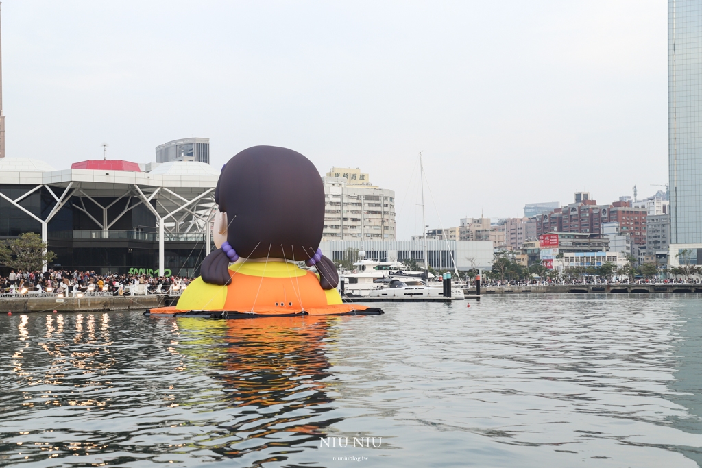 高雄愛河愛之船半日遊，高雄市民只需100元，來回25分鐘含導覽解說