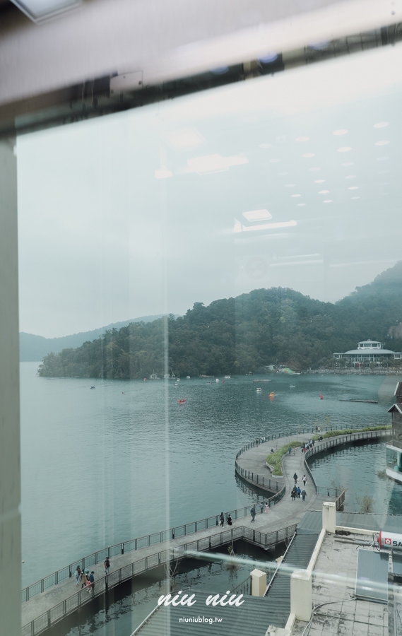 日月潭晶澤會館｜伊達邵住宿推薦，全湖景雙人浴缸景觀套房，一下樓就可以搭船逛伊達邵老街