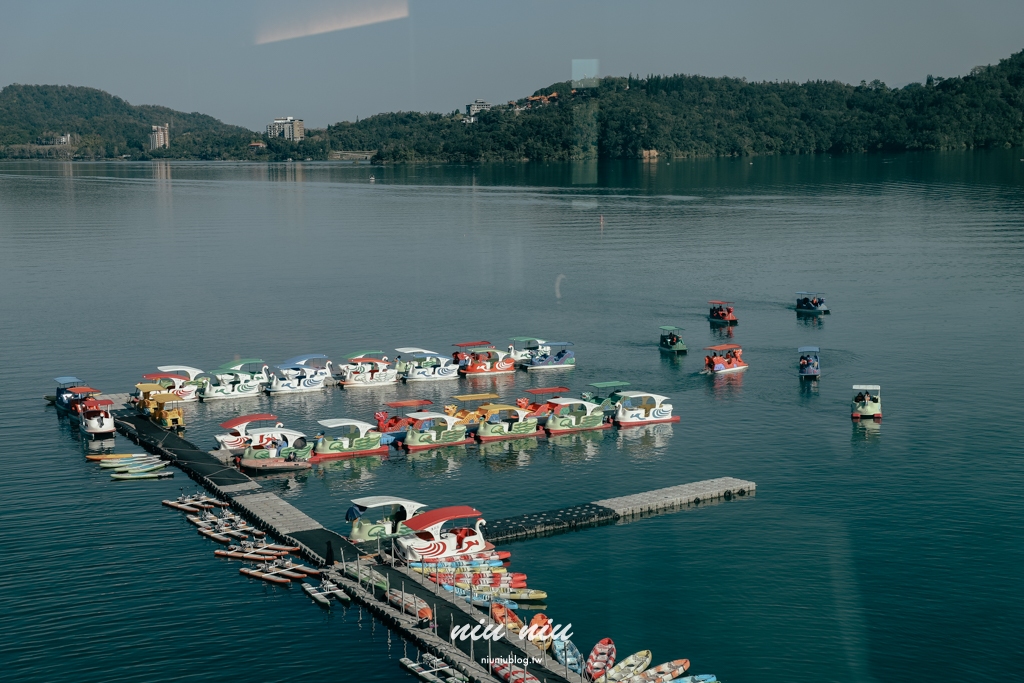 日月潭晶澤會館｜伊達邵住宿推薦，全湖景雙人浴缸景觀套房，一下樓就可以搭船逛伊達邵老街