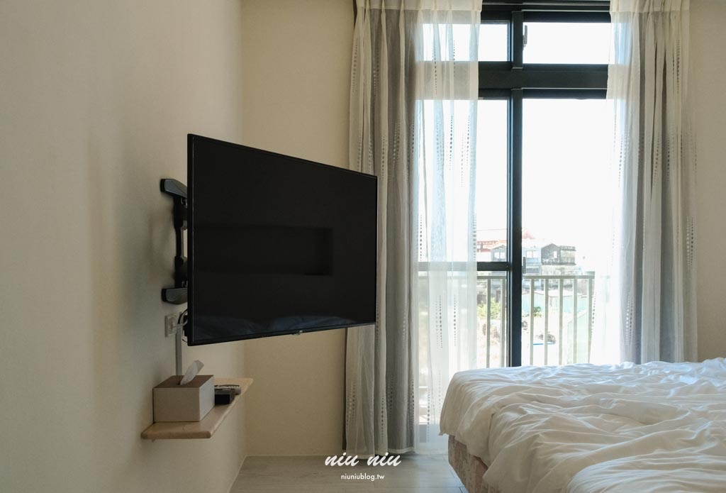 青寓白 Blue inn White｜屏東車城包棟民宿推薦，浪漫到位的白系奶油風民宿，邂逅夕陽光影的濃厚渡假感，墾丁民宿烤肉卡拉ok麻將泳池