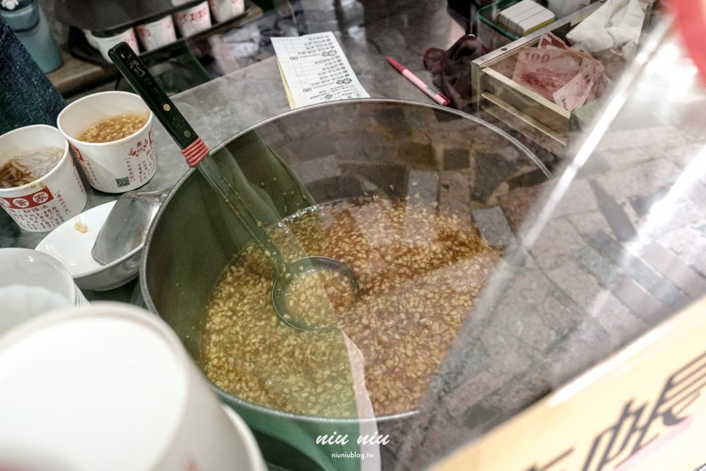 屏東車城美食｜正記黃家綠豆蒜，來車城必吃的特色銅板價美食，一年四季都適合來上一碗的小點心