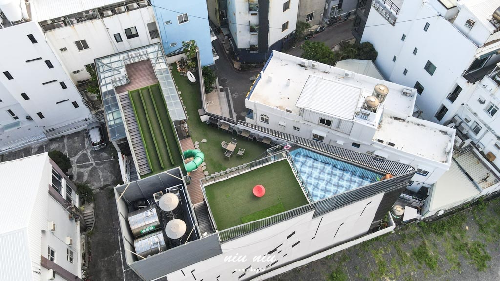墾丁耳東華苑渡假會館ErDong Manor｜墾丁大灣住宿推薦，享受超優質的全包式渡假旅宿，躺平吃喝玩樂外加私人管家貼心服務，還有啤酒調酒無限暢飲