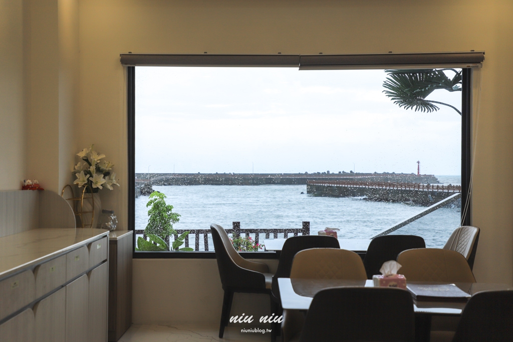 屏東枋寮住宿推薦｜愛琴海岸海景精品民宿，枋寮漁港海景第一排浪漫山海景緻，適合包棟渡假首選，無邊際泳池/烤肉/KTV/電動麻將