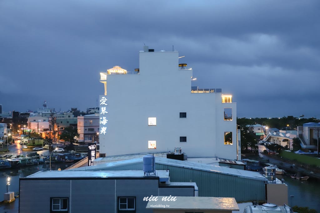 屏東枋寮住宿推薦｜愛琴海岸海景精品民宿，枋寮漁港海景第一排浪漫山海景緻，適合包棟渡假首選，無邊際泳池/烤肉/KTV/電動麻將