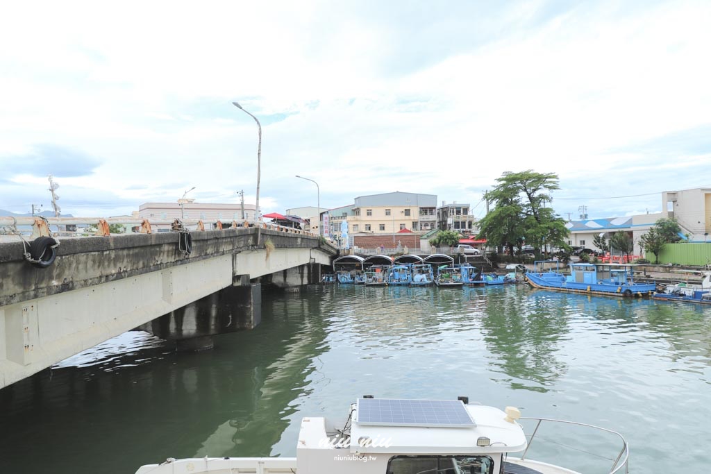 屏東枋寮住宿推薦｜愛琴海岸海景精品民宿，枋寮漁港海景第一排浪漫山海景緻，適合包棟渡假首選，無邊際泳池/烤肉/KTV/電動麻將