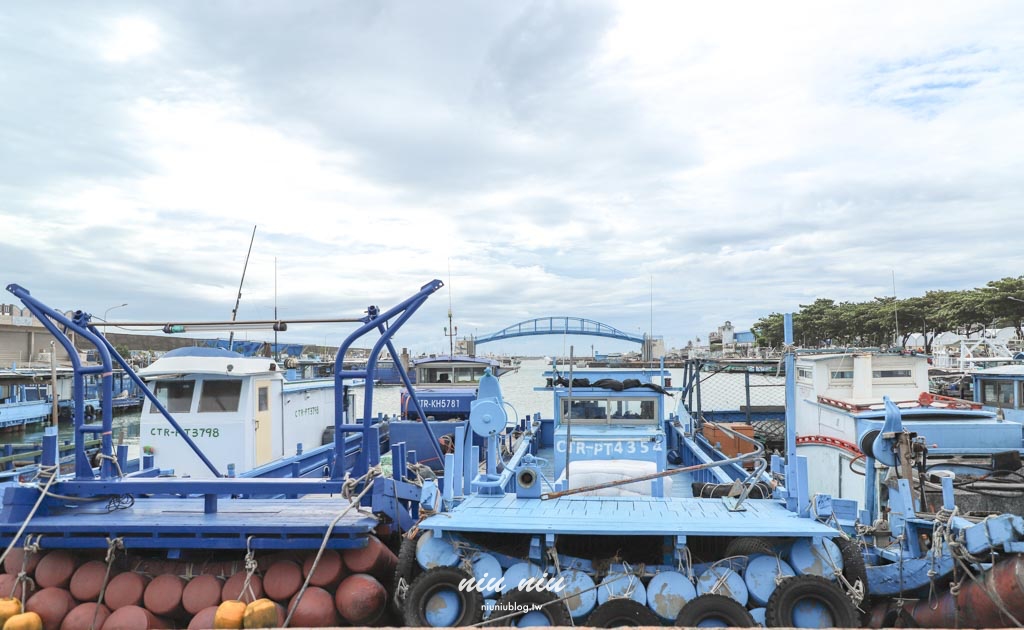 屏東枋寮住宿推薦｜愛琴海岸海景精品民宿，枋寮漁港海景第一排浪漫山海景緻，適合包棟渡假首選，無邊際泳池/烤肉/KTV/電動麻將