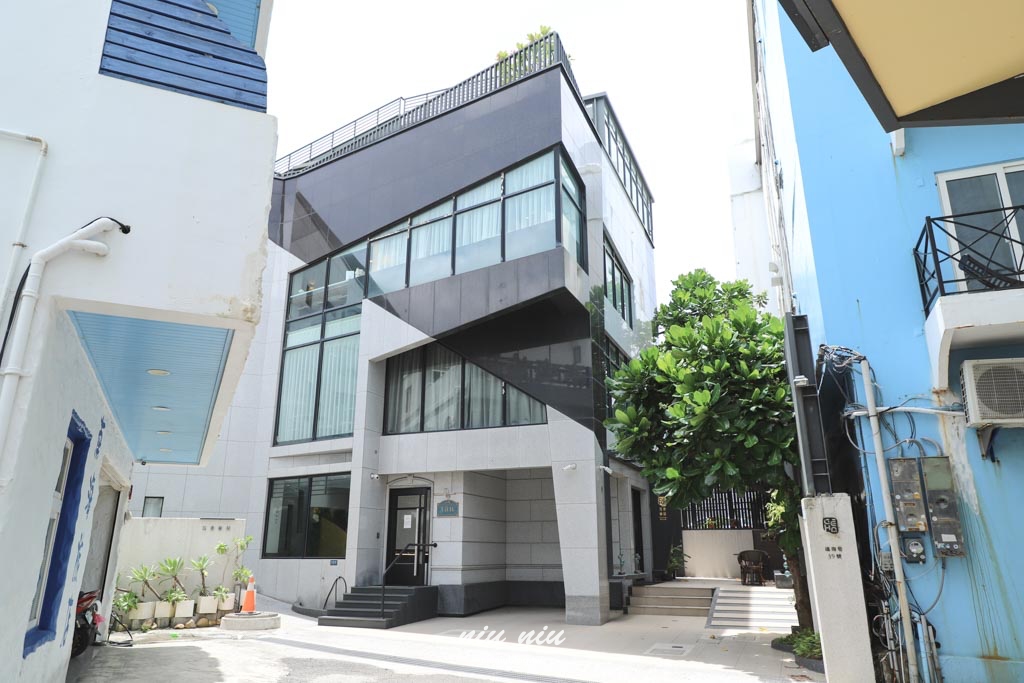 墾丁耳東華苑渡假會館ErDong Manor｜墾丁大灣住宿推薦，享受超優質的全包式渡假旅宿，躺平吃喝玩樂外加私人管家貼心服務，還有啤酒調酒無限暢飲