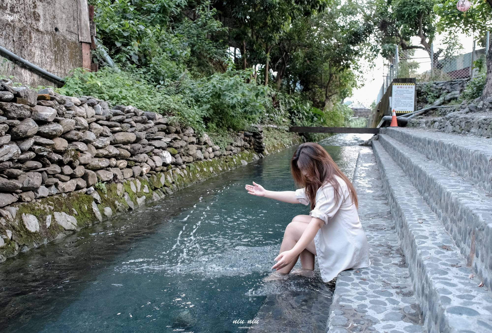 屏東免費景點一日遊｜來義鄉二峰圳，一處親子天然滑水道，適合大人的屏東玩水景點推薦